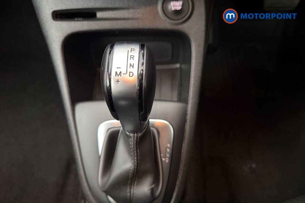 Renault Captur Iconic Automatic Diesel SUV - Stock Number (1625867) - 7th supplementary image