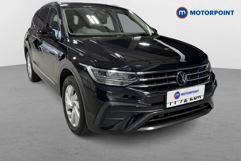 Volkswagen Tiguan Allspace Life Automatic Petrol SUV - Stock Number (1626252) - Drivers side front corner