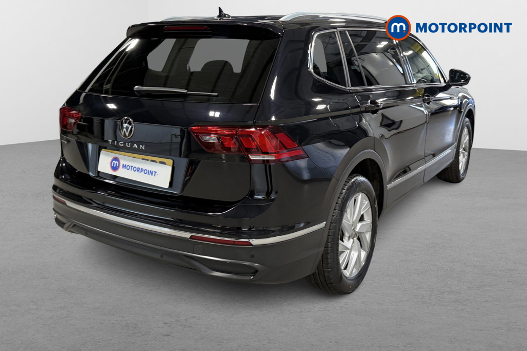 Volkswagen Tiguan Allspace Life Automatic Petrol SUV - Stock Number (1626252) - Drivers side rear corner