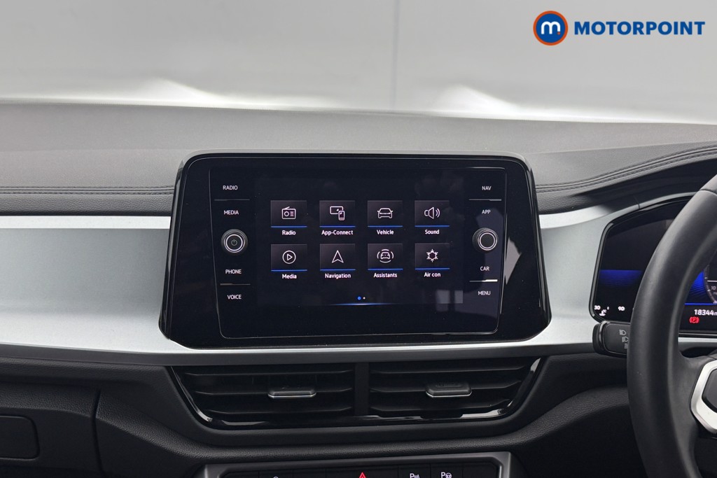 Volkswagen T-Roc Life Manual Petrol SUV - Stock Number (1626448) - 2nd supplementary image