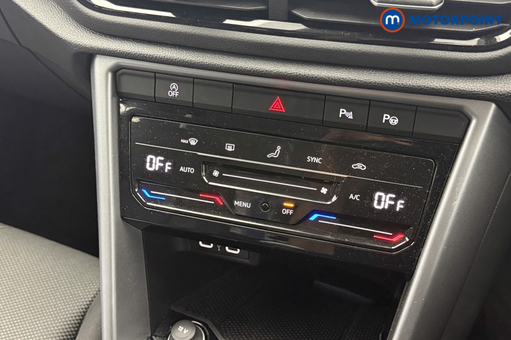Volkswagen T-Roc Life Manual Petrol SUV - Stock Number (1626448) - 4th supplementary image