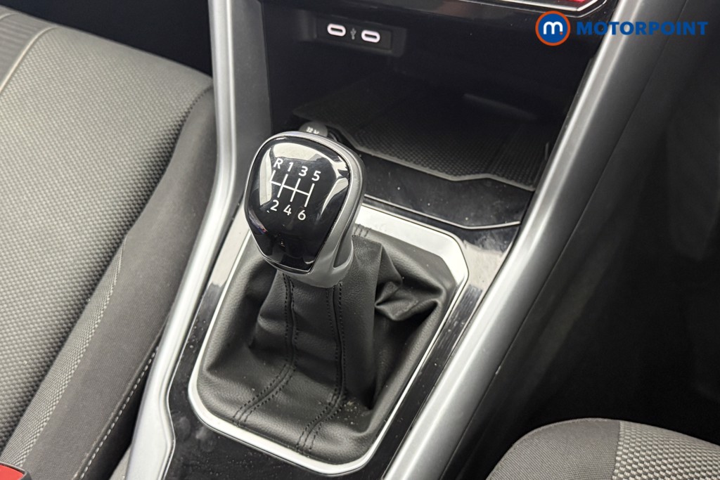 Volkswagen T-Roc Life Manual Petrol SUV - Stock Number (1626448) - 5th supplementary image