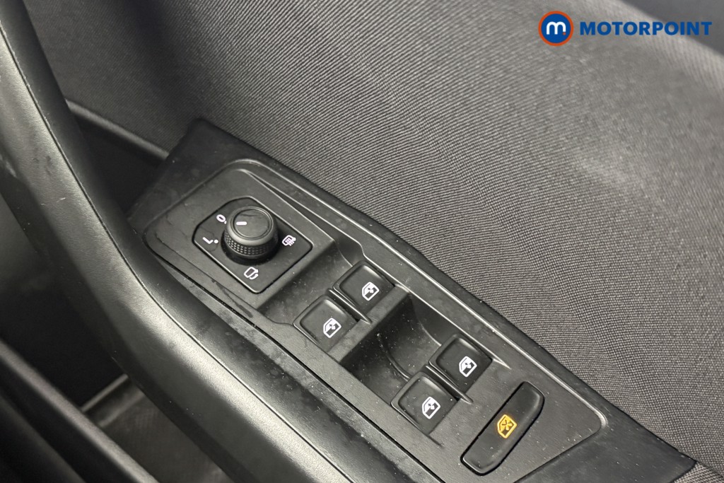 Volkswagen T-Roc Life Manual Petrol SUV - Stock Number (1626448) - 12th supplementary image