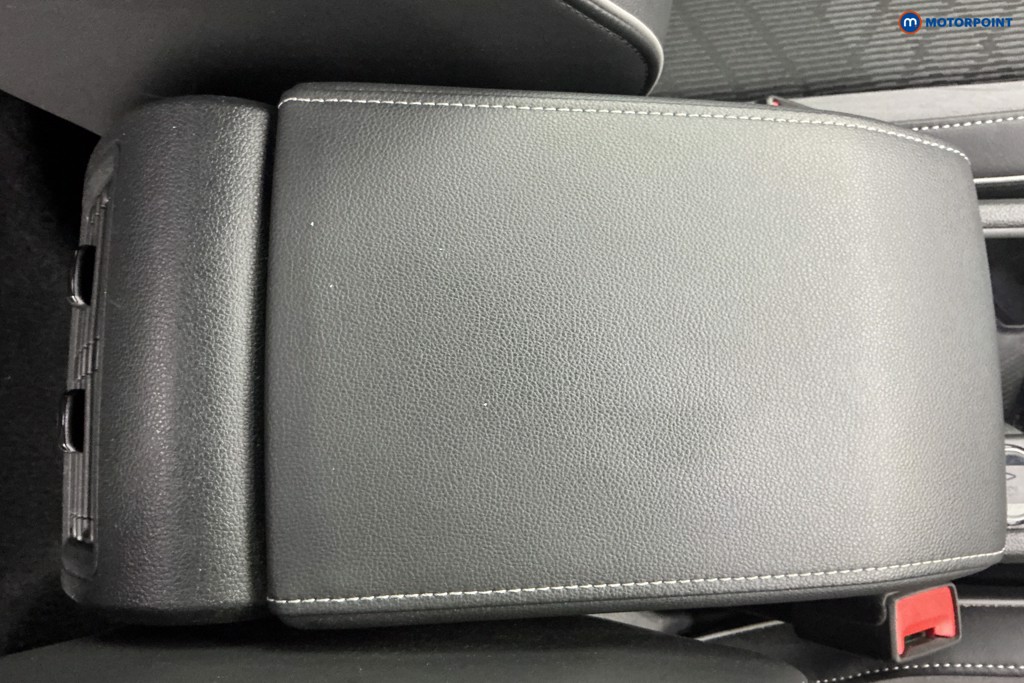 Volkswagen Golf R-Line Automatic Diesel Hatchback - Stock Number (1626575) - 14th supplementary image