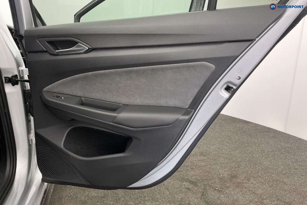 Volkswagen Golf R-Line Automatic Diesel Hatchback - Stock Number (1626575) - 28th supplementary image