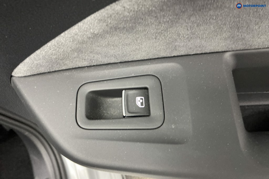 Volkswagen Golf R-Line Automatic Diesel Hatchback - Stock Number (1626575) - 29th supplementary image