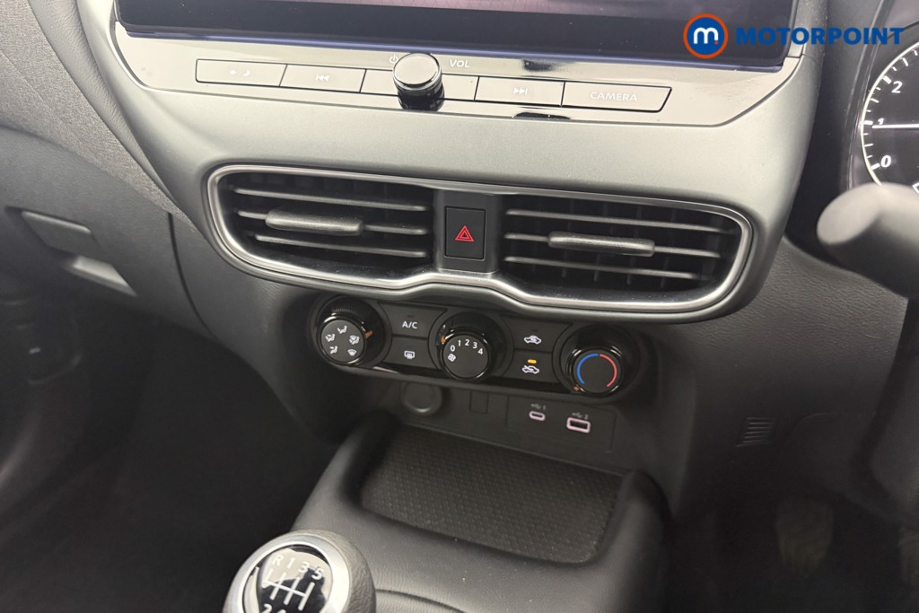 Nissan Juke Acenta Premium Manual Petrol SUV - Stock Number (1626613) - 5th supplementary image