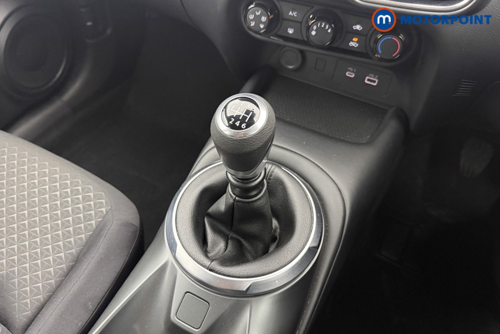 Nissan Juke Acenta Premium Manual Petrol SUV - Stock Number (1626613) - 6th supplementary image