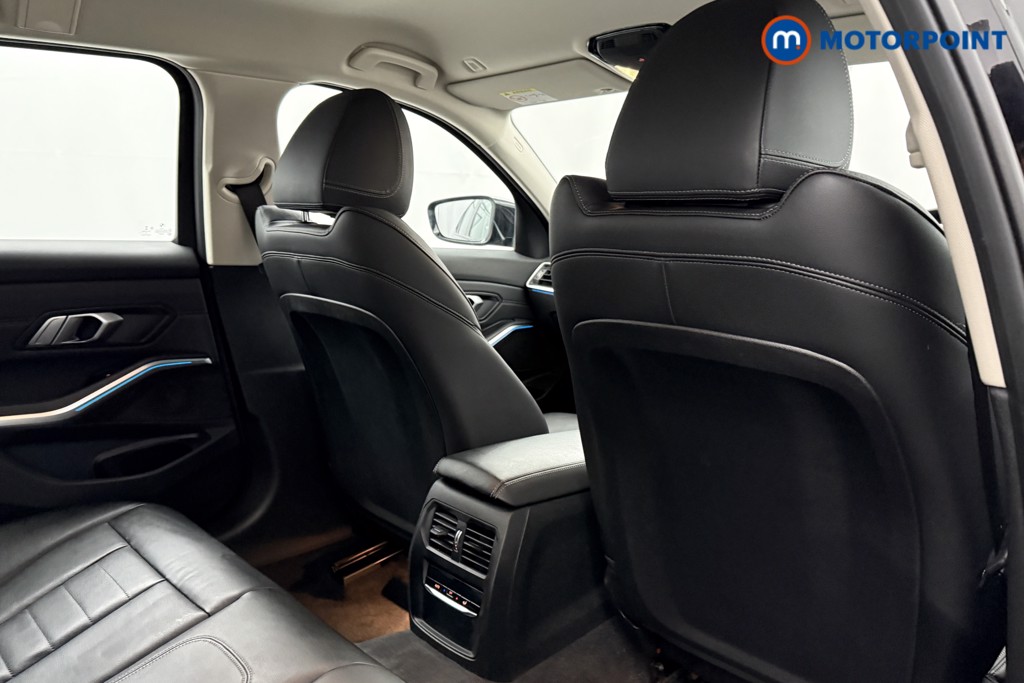 BMW 3 Series Sport Pro Automatic Petrol Plug-In Hybrid Estate - Stock Number (1626713) - 17th supplementary image