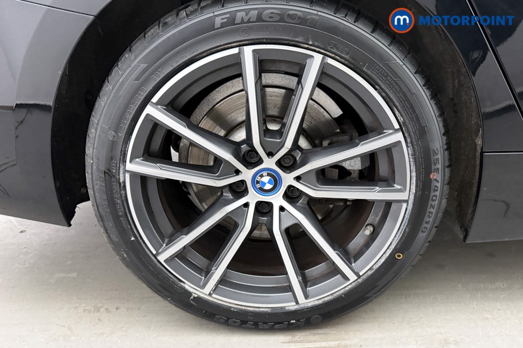 BMW 3 Series Sport Pro Automatic Petrol Plug-In Hybrid Estate - Stock Number (1626713) - 29th supplementary image