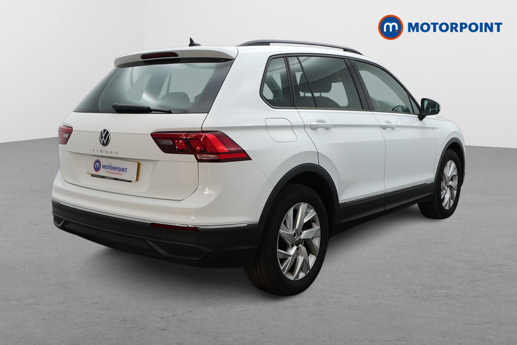 Volkswagen Tiguan Life Manual Diesel SUV - Stock Number (1628562) - Drivers side rear corner