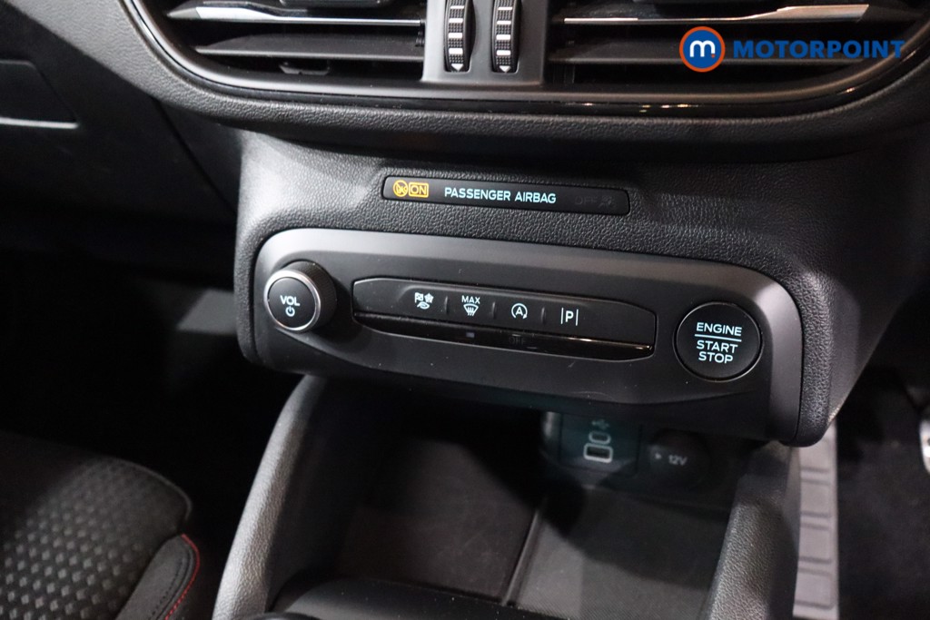 Ford Focus St-Line Manual Petrol Estate - Stock Number (1629353) - 18th supplementary image