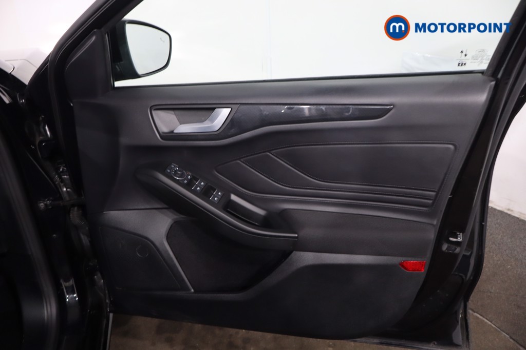 Ford Focus St-Line Manual Petrol Estate - Stock Number (1629353) - 24th supplementary image