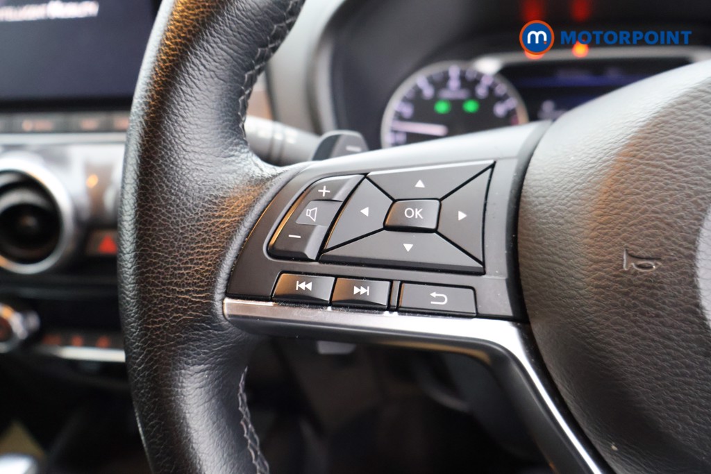 Nissan Juke N-Connecta Automatic Petrol SUV - Stock Number (1629355) - 2nd supplementary image