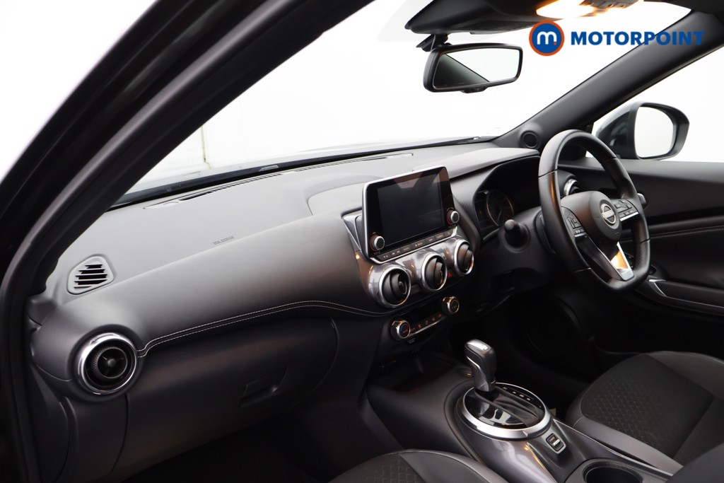 Nissan Juke N-Connecta Automatic Petrol SUV - Stock Number (1629355) - 14th supplementary image