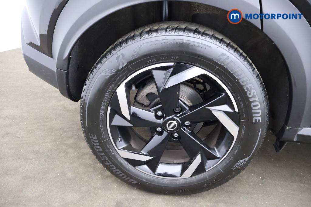 Nissan Juke N-Connecta Automatic Petrol SUV - Stock Number (1629355) - 17th supplementary image