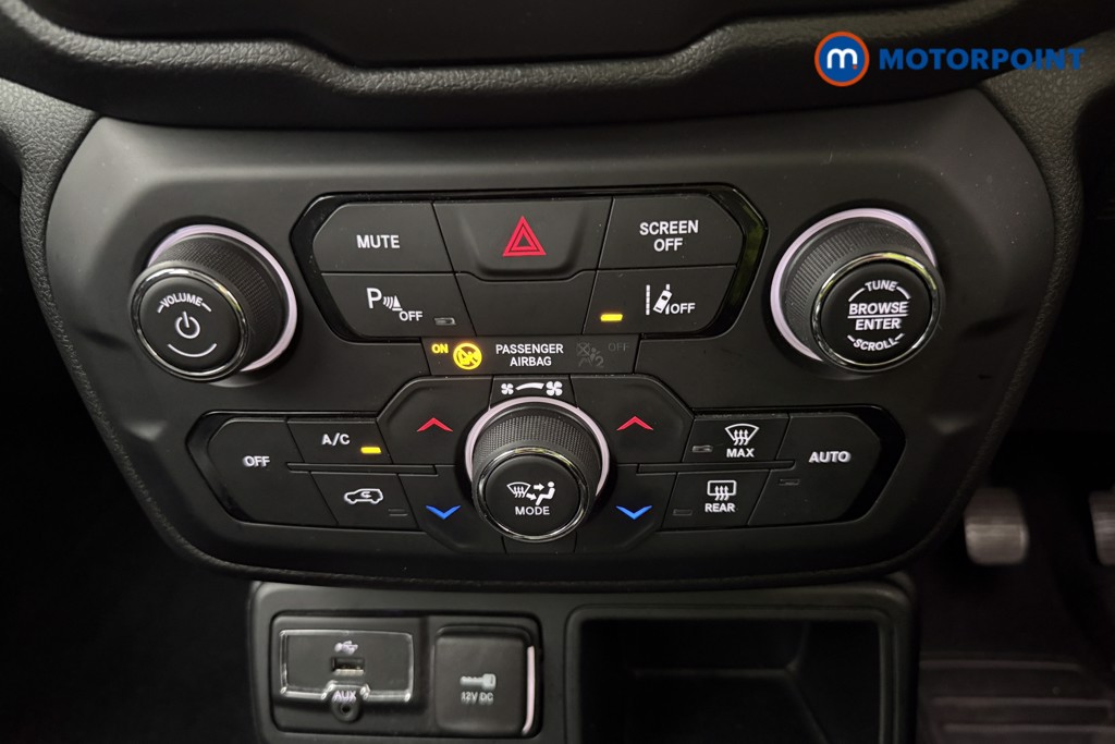 Jeep Renegade Limited Manual Petrol SUV - Stock Number (1630165) - 16th supplementary image