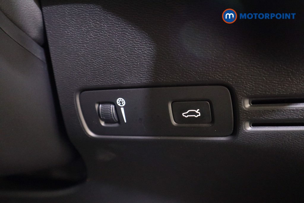 Volvo Xc40 R Design Pro Automatic Diesel SUV - Stock Number (1630451) - 13th supplementary image