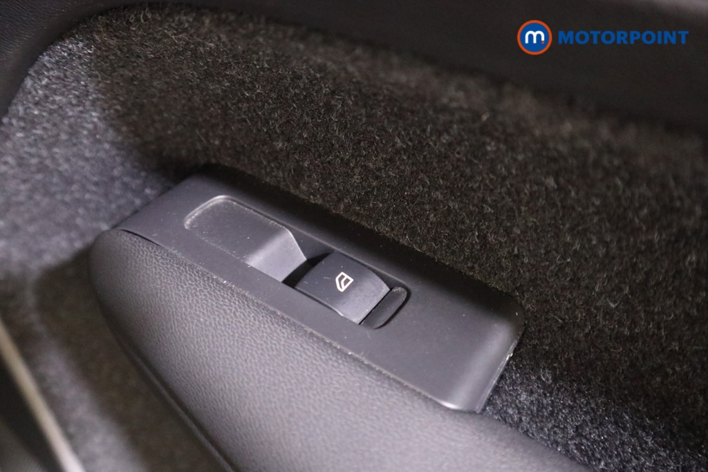 Volvo Xc40 R Design Pro Automatic Diesel SUV - Stock Number (1630451) - 24th supplementary image