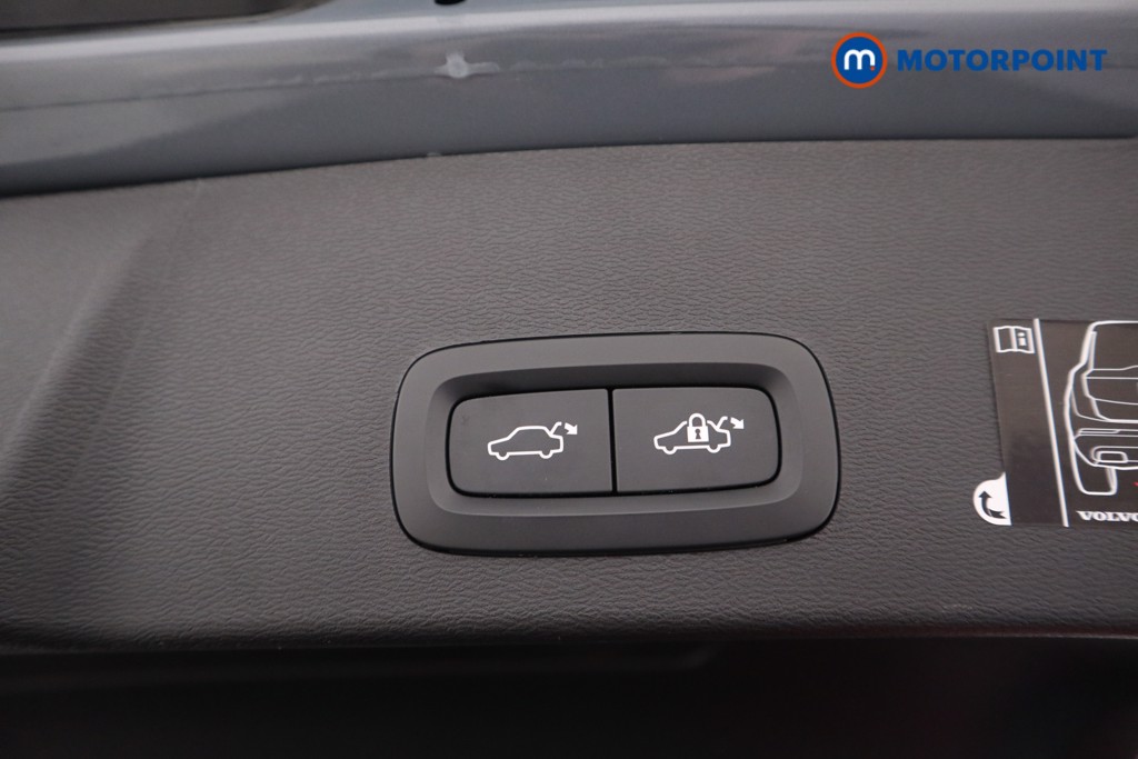 Volvo Xc40 R Design Pro Automatic Diesel SUV - Stock Number (1630451) - 26th supplementary image