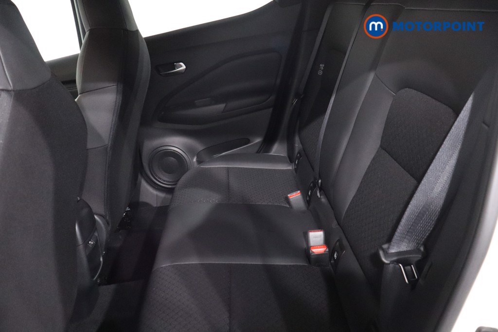 Nissan Juke N-Connecta Automatic Petrol SUV - Stock Number (1630463) - 5th supplementary image