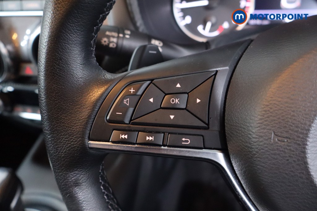 Nissan Juke N-Connecta Automatic Petrol SUV - Stock Number (1630463) - 7th supplementary image