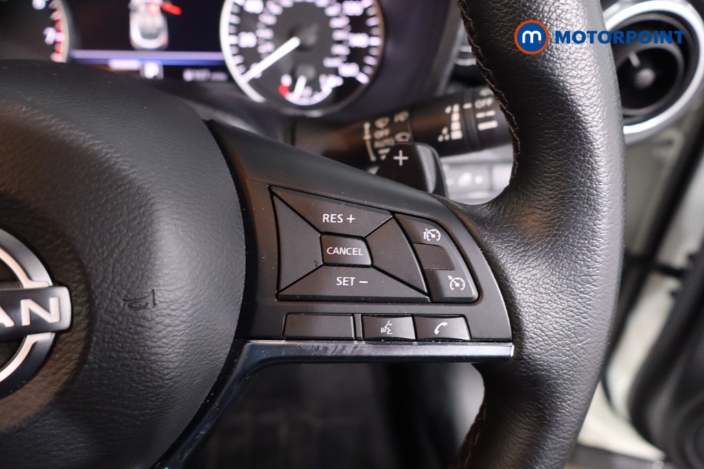 Nissan Juke N-Connecta Automatic Petrol SUV - Stock Number (1630463) - 8th supplementary image