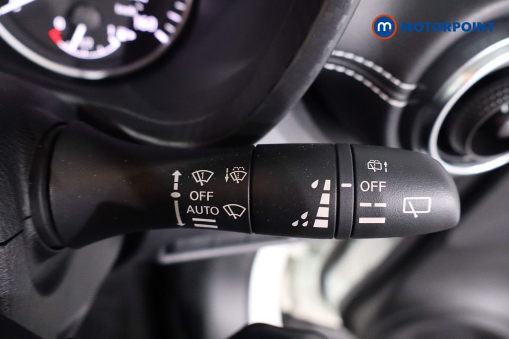 Nissan Juke N-Connecta Automatic Petrol SUV - Stock Number (1630463) - 15th supplementary image