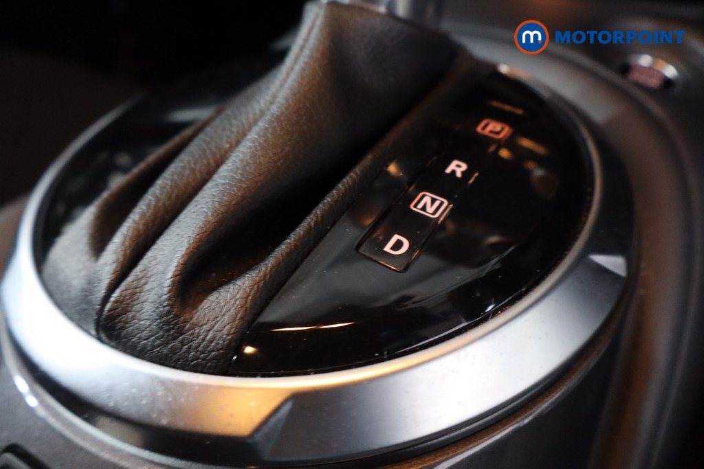 Nissan Juke N-Connecta Automatic Petrol SUV - Stock Number (1630463) - 21st supplementary image