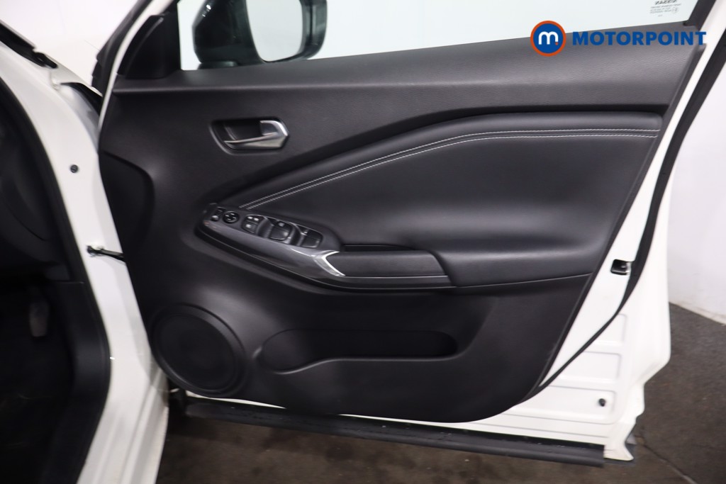 Nissan Juke N-Connecta Automatic Petrol SUV - Stock Number (1630463) - 24th supplementary image