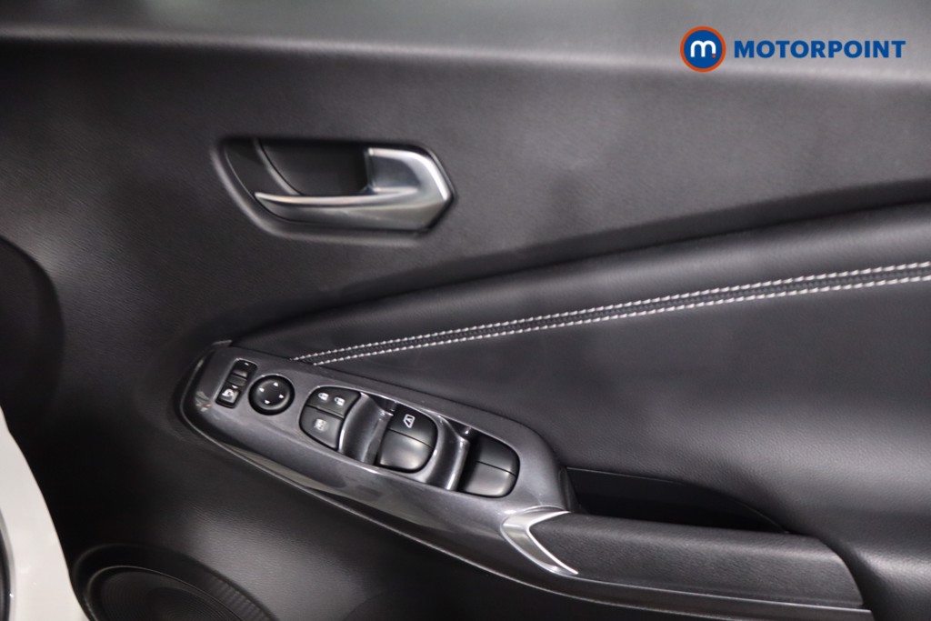 Nissan Juke N-Connecta Automatic Petrol SUV - Stock Number (1630463) - 25th supplementary image