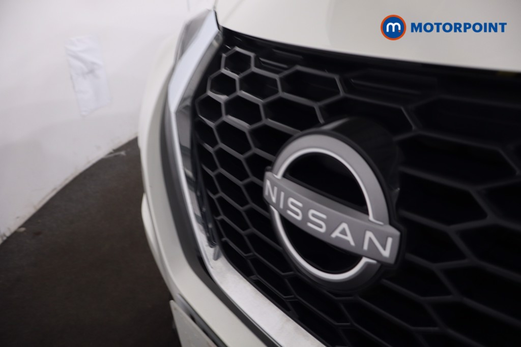 Nissan Juke N-Connecta Automatic Petrol SUV - Stock Number (1630463) - 29th supplementary image