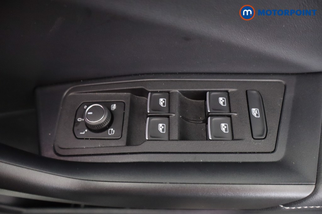 Volkswagen T-Roc R-Line Automatic Petrol SUV - Stock Number (1630659) - 11th supplementary image