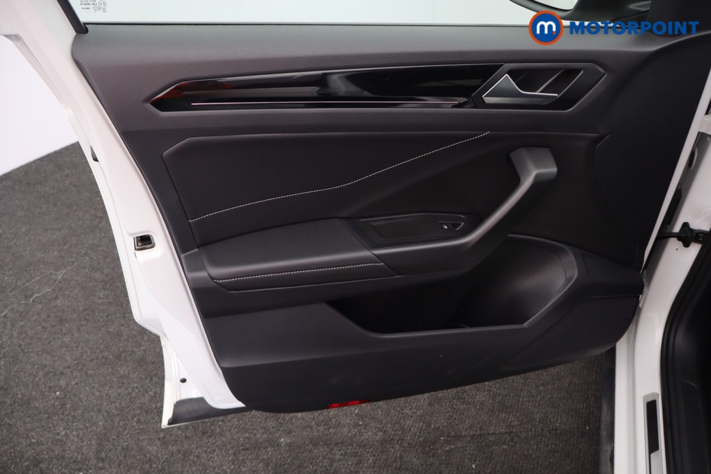 Volkswagen T-Roc R-Line Automatic Petrol SUV - Stock Number (1630659) - 19th supplementary image