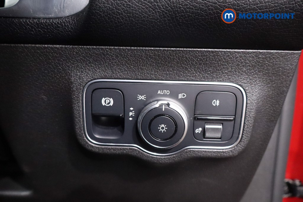Mercedes-Benz GLB Amg Line Automatic Petrol SUV - Stock Number (1630934) - 17th supplementary image