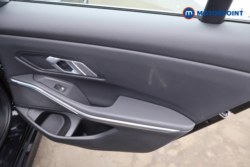 BMW 3 Series Sport Automatic Petrol Plug-In Hybrid Saloon - Stock Number (1630977) - 17th supplementary image