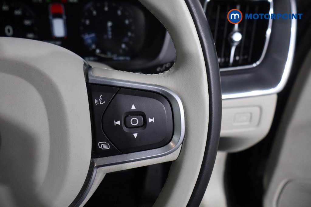 Volvo Xc60 Momentum Automatic Petrol SUV - Stock Number (1631036) - 8th supplementary image