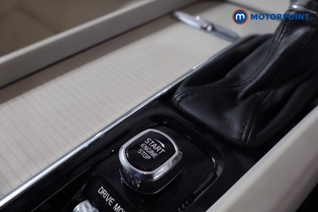 Volvo Xc60 Momentum Automatic Petrol SUV - Stock Number (1631036) - 20th supplementary image
