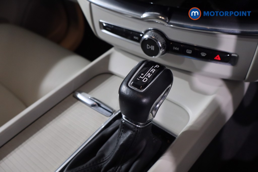 Volvo Xc60 Momentum Automatic Petrol SUV - Stock Number (1631036) - 21st supplementary image