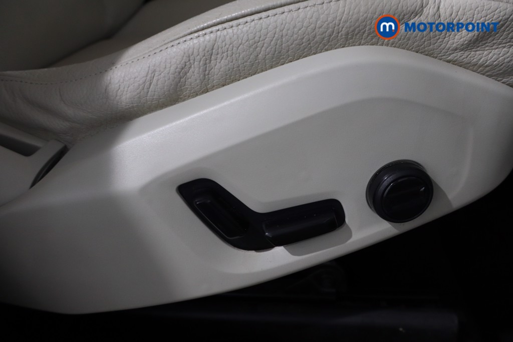 Volvo Xc60 Momentum Automatic Petrol SUV - Stock Number (1631036) - 23rd supplementary image