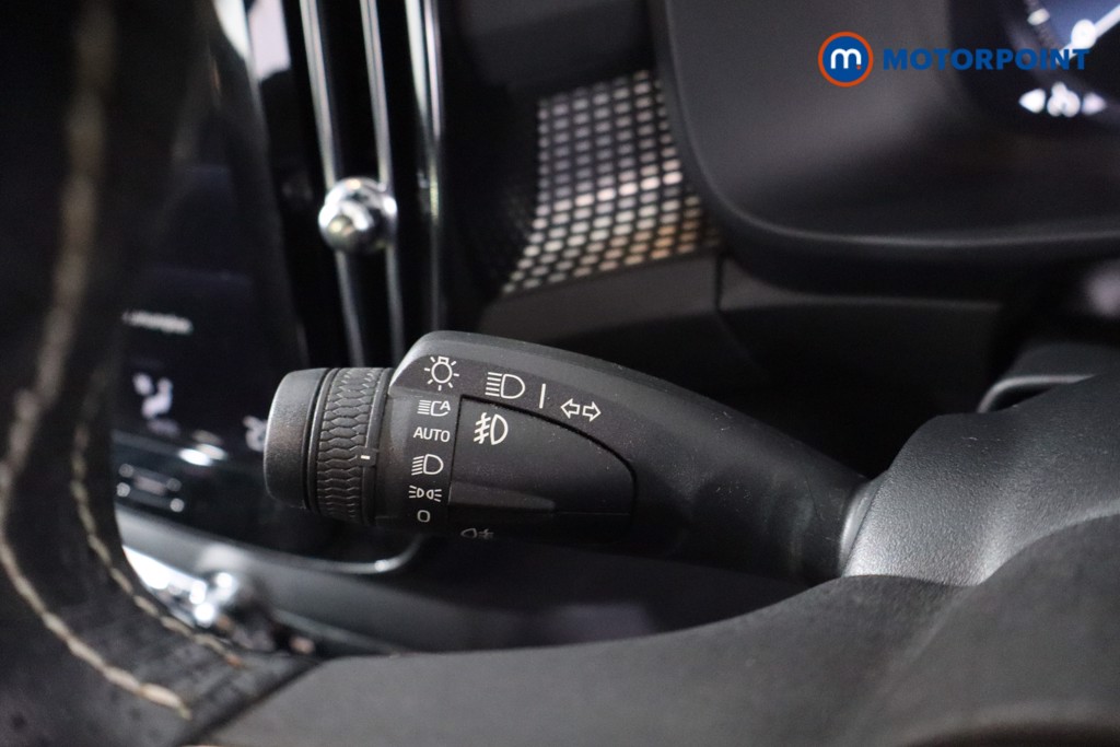 Volvo Xc40 R Design Manual Petrol SUV - Stock Number (1631130) - 14th supplementary image