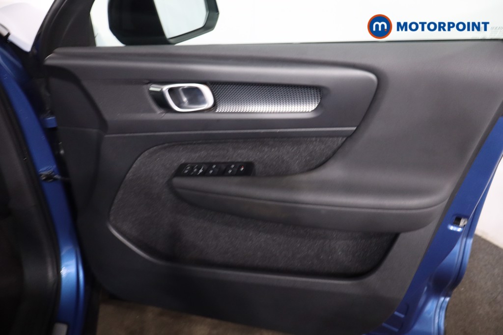 Volvo Xc40 R Design Manual Petrol SUV - Stock Number (1631130) - 23rd supplementary image
