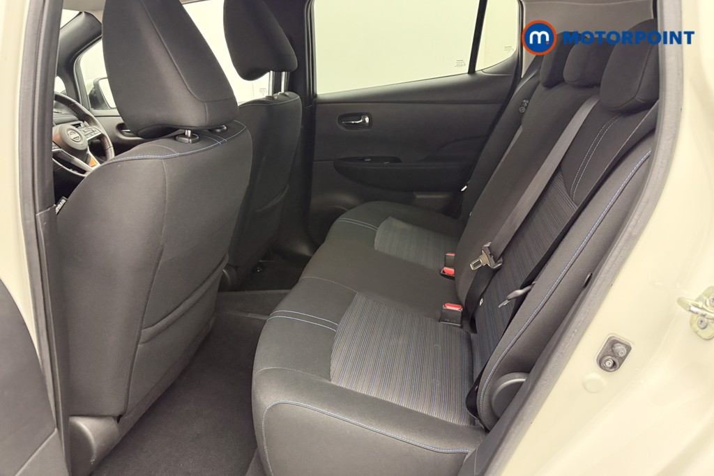 Nissan Leaf N-Connecta Automatic Electric Hatchback - Stock Number (1631306) - 4th supplementary image