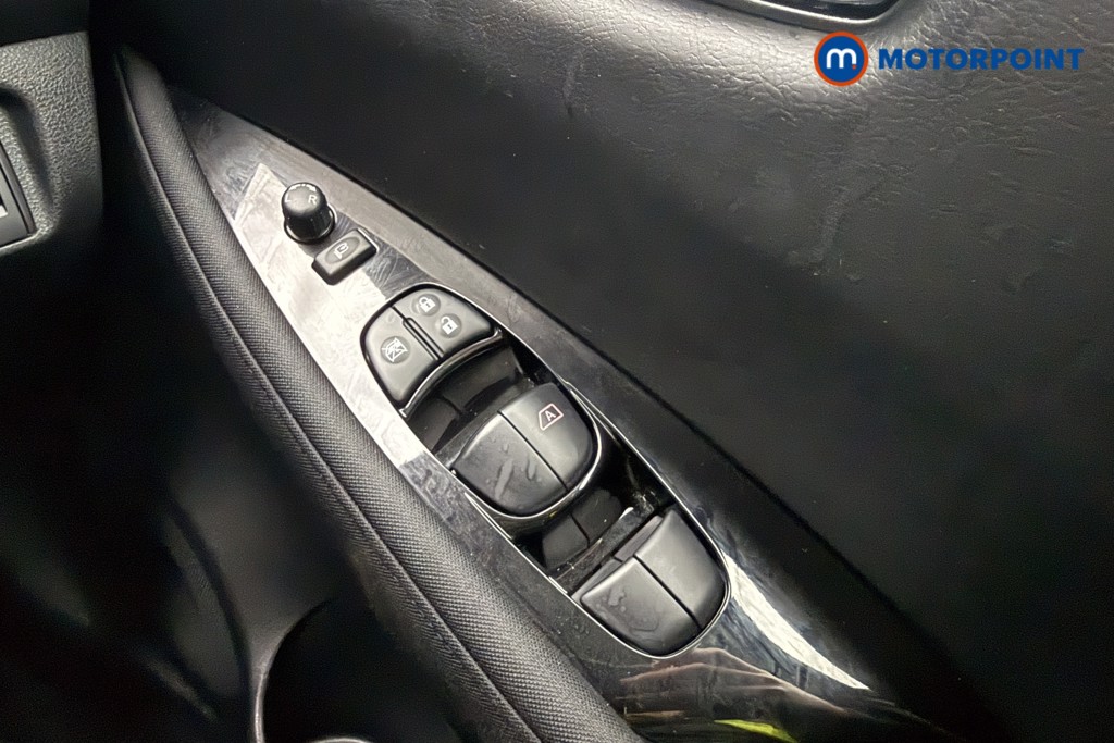 Nissan Leaf N-Connecta Automatic Electric Hatchback - Stock Number (1631306) - 16th supplementary image