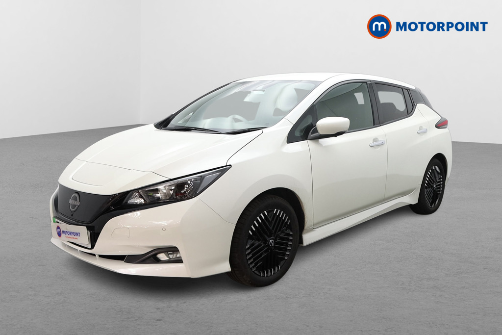Nissan Leaf N-Connecta Automatic Electric Hatchback - Stock Number (1631306) - Passenger side front corner