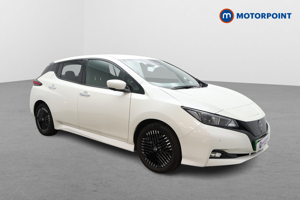 Nissan Leaf N-Connecta Automatic Electric Hatchback - Stock Number (1631306) - Drivers side front corner