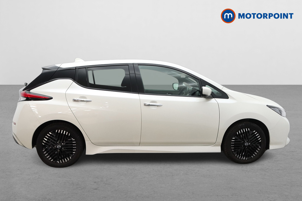 Nissan Leaf N-Connecta Automatic Electric Hatchback - Stock Number (1631306) - Drivers side