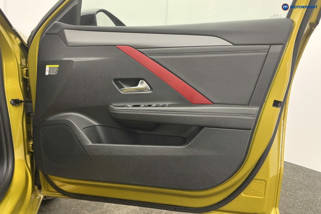 Vauxhall Astra Gs Line Manual Petrol Hatchback - Stock Number (1631321) - 24th supplementary image