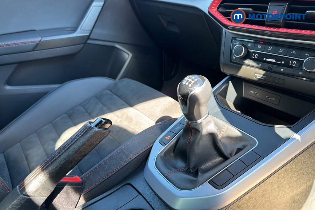 Seat Arona Fr Sport Manual Petrol SUV - Stock Number (1631380) - 15th supplementary image