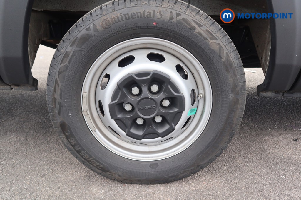Iveco Daily Business Automatic Diesel High Volume-High Roof Van - Stock Number (1631866) - 14th supplementary image